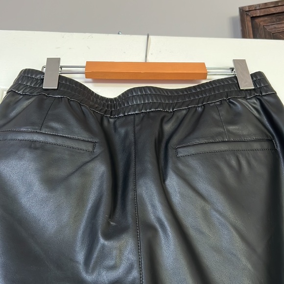Faux leather black pants - Picture 5 of 5